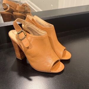 Diba True Leather Tan Peep-Toe Block Heel Sandals